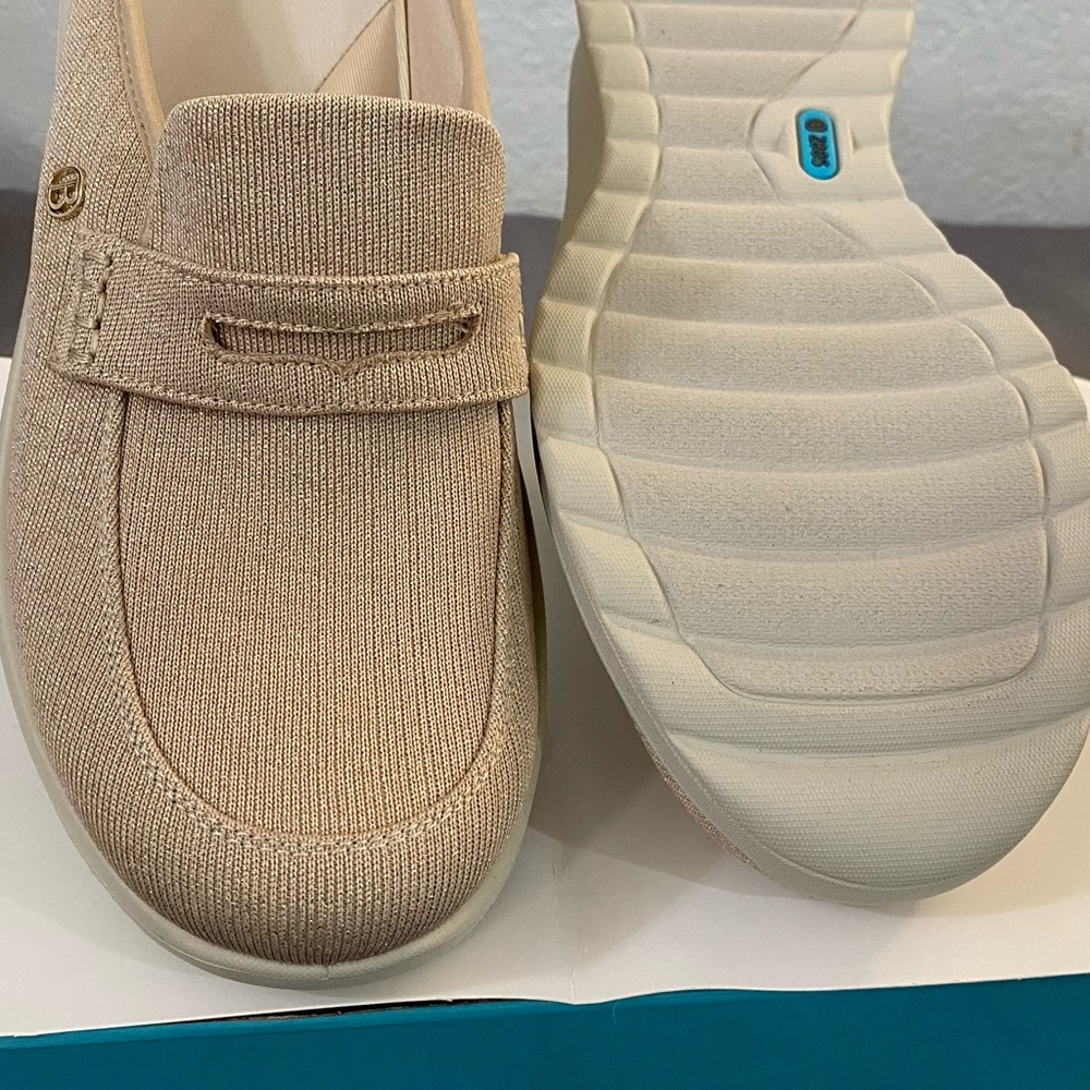 Bzees Women's Beige Loafers - Picture 3 of 5